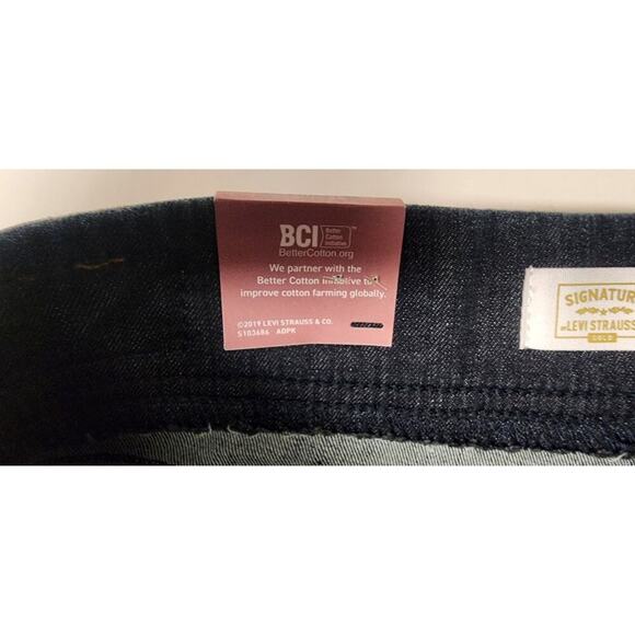 Signature Levi Strauss Totally Shaping Skinny Blue Denim Jeans Size 8/29W - Picture 13 of 14